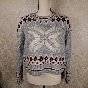American Eagle Size XS Gray Red White Pattern Crew Neck Sweater Long Sleeve
